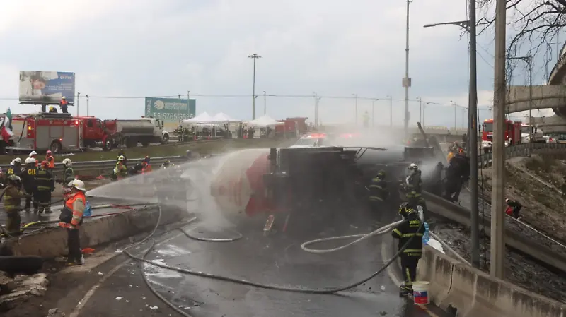 Así fue la explosión de una pipa de gas bajo el puente de La Concordia, Iztapalapa
